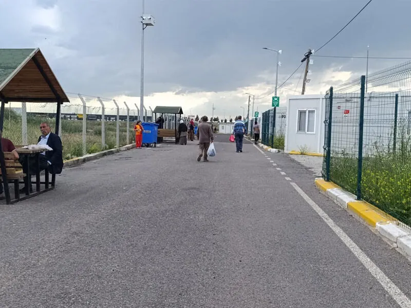 Diyarbakır’da Konteyner Kent Boşaltılıyor, Mağdurlar İsyanda! 1 Diyarbakır’da Konteyner Kent Boşaltılıyor, Mağdurlar İsyanda!