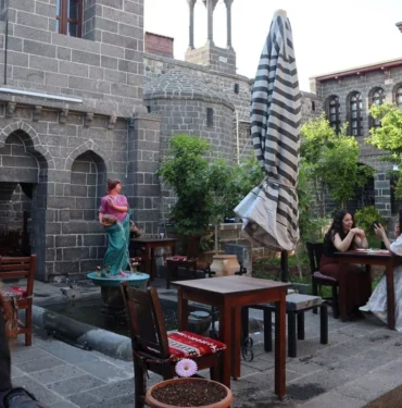 diyarbakirdaki-1600-yillik-konak-marianin-sofrasinda-hayat-buldu1