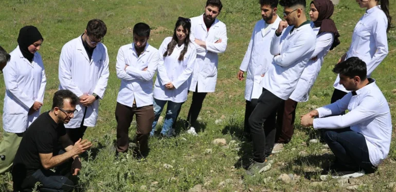 Diyarbakır’da Yeni İlaç Arayışı: 2 Bin Bitki Analiz Edildi