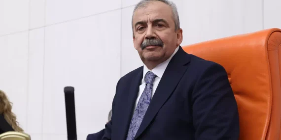 Sırrı Süreyya Önder Hayatını Kaybetti