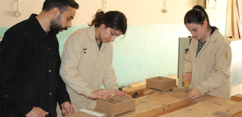 Geleceklerini Şekillendiren Genç Kızlar Erkeklerin Mesleğine Göz Dikti