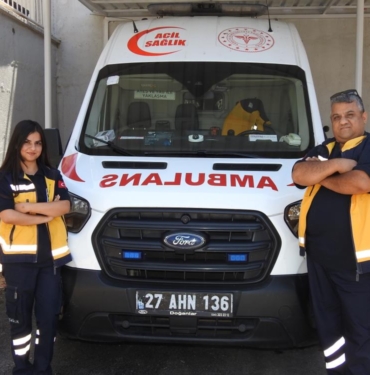 Baba ve Kızı Birlikte Hayat Kurtarıyor