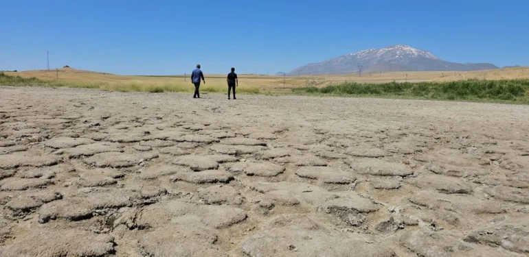 Norşin Gölü Kurudu: Kuraklık Tehlikesi Derinleşiyor