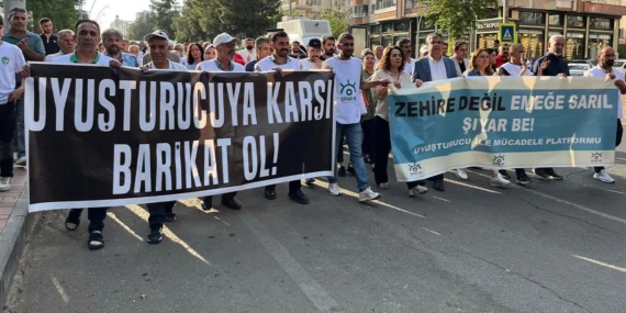 Diyarbakırlılar Uyuşturucuya Karşı Yürüdü