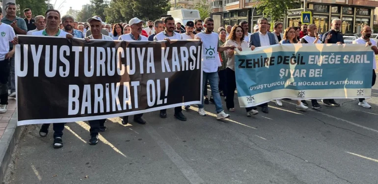 Diyarbakırlılar Uyuşturucuya Karşı Yürüdü
