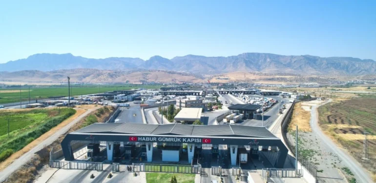 Habur Sınır Kapısı’nda Dikkat Çeken Yoğunluk