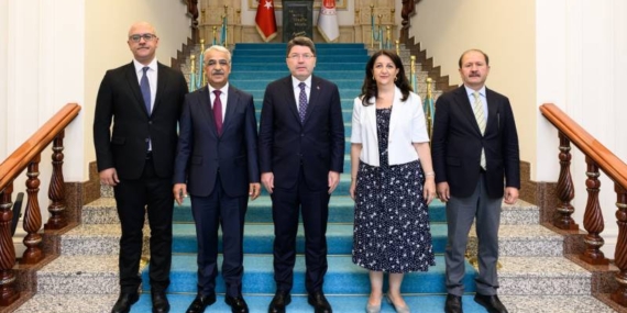 DEM Parti’den Adalet Bakanı’na Ziyaret: Demirtaş’ın Tahliyesi de Dahil Her Konu Konuşuldu