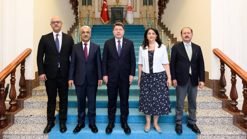 DEM Parti’den Adalet Bakanı'na Ziyaret: Demirtaş'ın Tahliyesi de Dahil Her Konu Konuşuldu