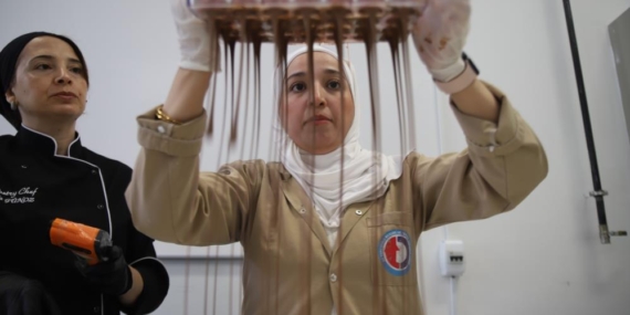 Dezavantajlı Kadınlar Çikolata Üretimini Öğreniyor