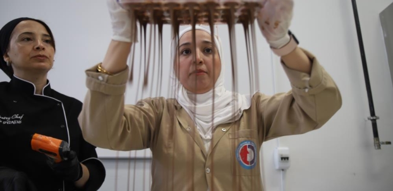 Dezavantajlı Kadınlar Çikolata Üretimini Öğreniyor