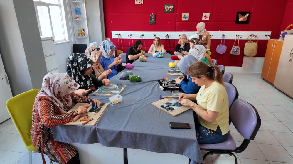 Mardin'de 42 Bin Kadına Destek Çalışmaları Sürüyor