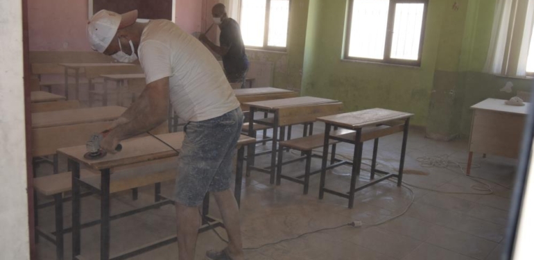 Okullar Tatil Oldu, İdareciler Tatil Yerine Tadilatı Seçti