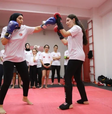 diyarbakirda-ogluna-bobregini-veren-anne-tabulari-yikti1