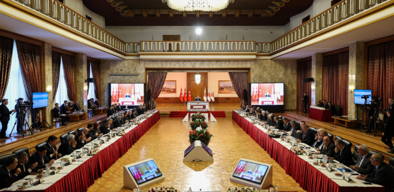 CHP’de İmralı’ya Gidilmesini İsteyen de İstemeyen de