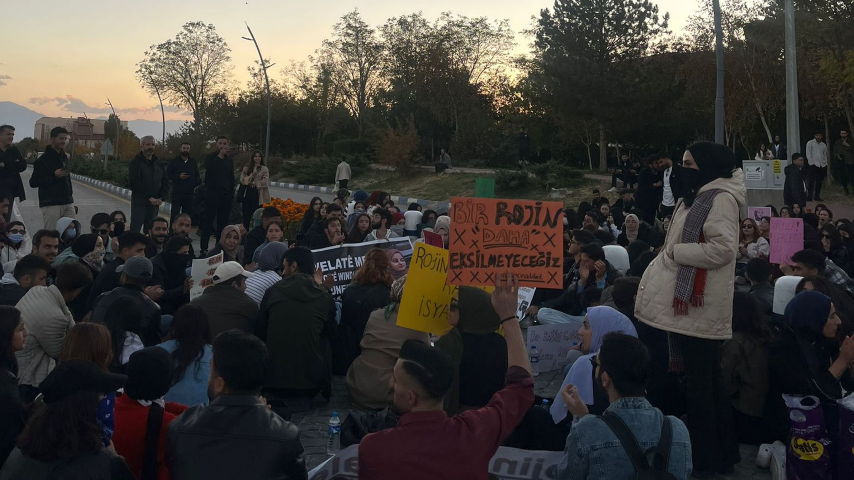 Üniversite Öğrencileri Eylemde: “Rojin’e Ses Olacağız” 2 Üniversite Öğrencileri Eylemde: “Rojin’e Ses Olacağız”