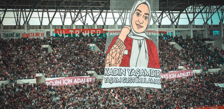 Tribünler Bu Kez Rojin İçin Seslendi: “Kadın Yaşamdır, Yaşam Susturulamaz”