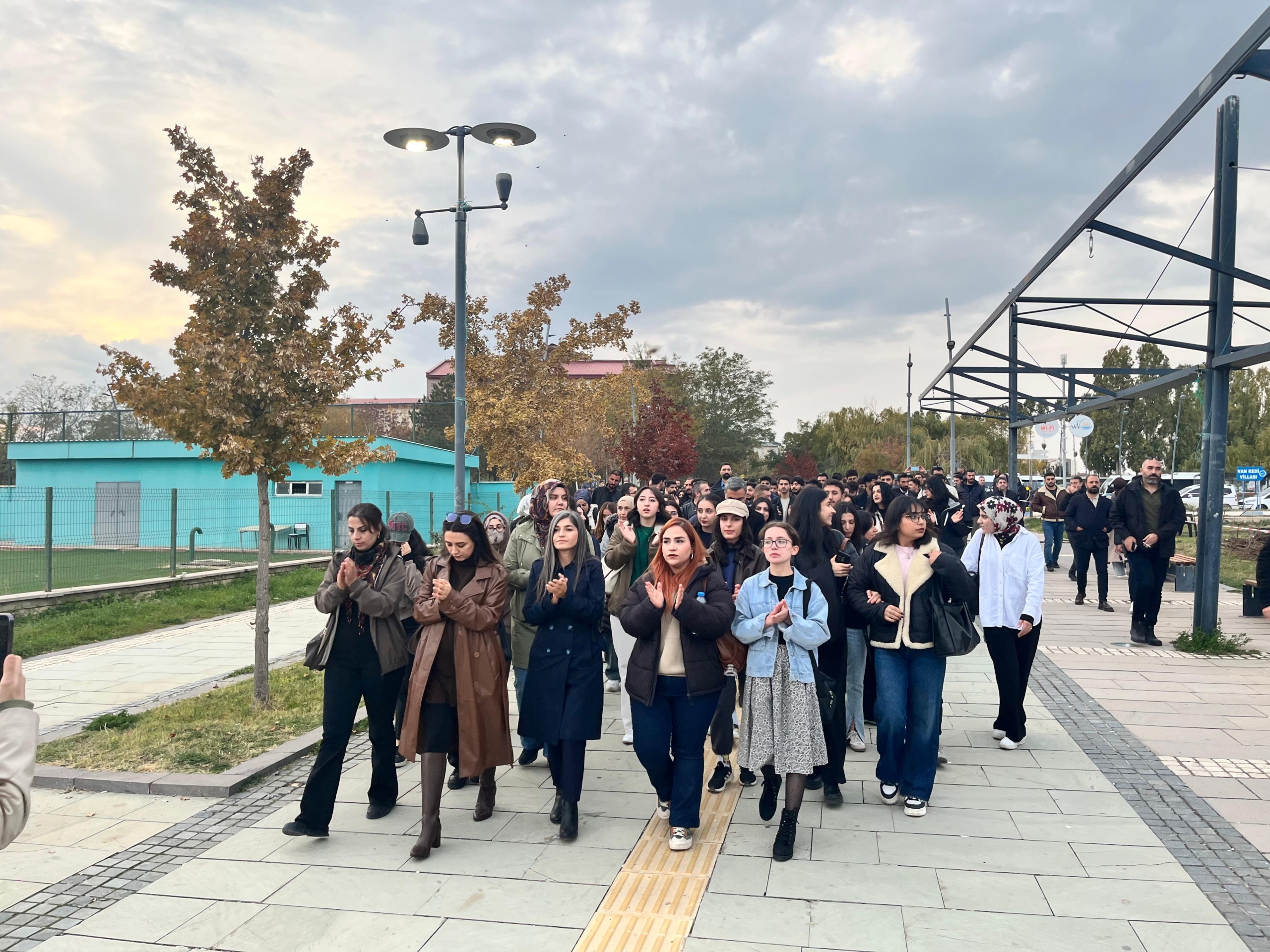 Üniversite Öğrencileri Eylemde: “Rojin’e Ses Olacağız” 3 Üniversite Öğrencileri Eylemde: “Rojin’e Ses Olacağız”