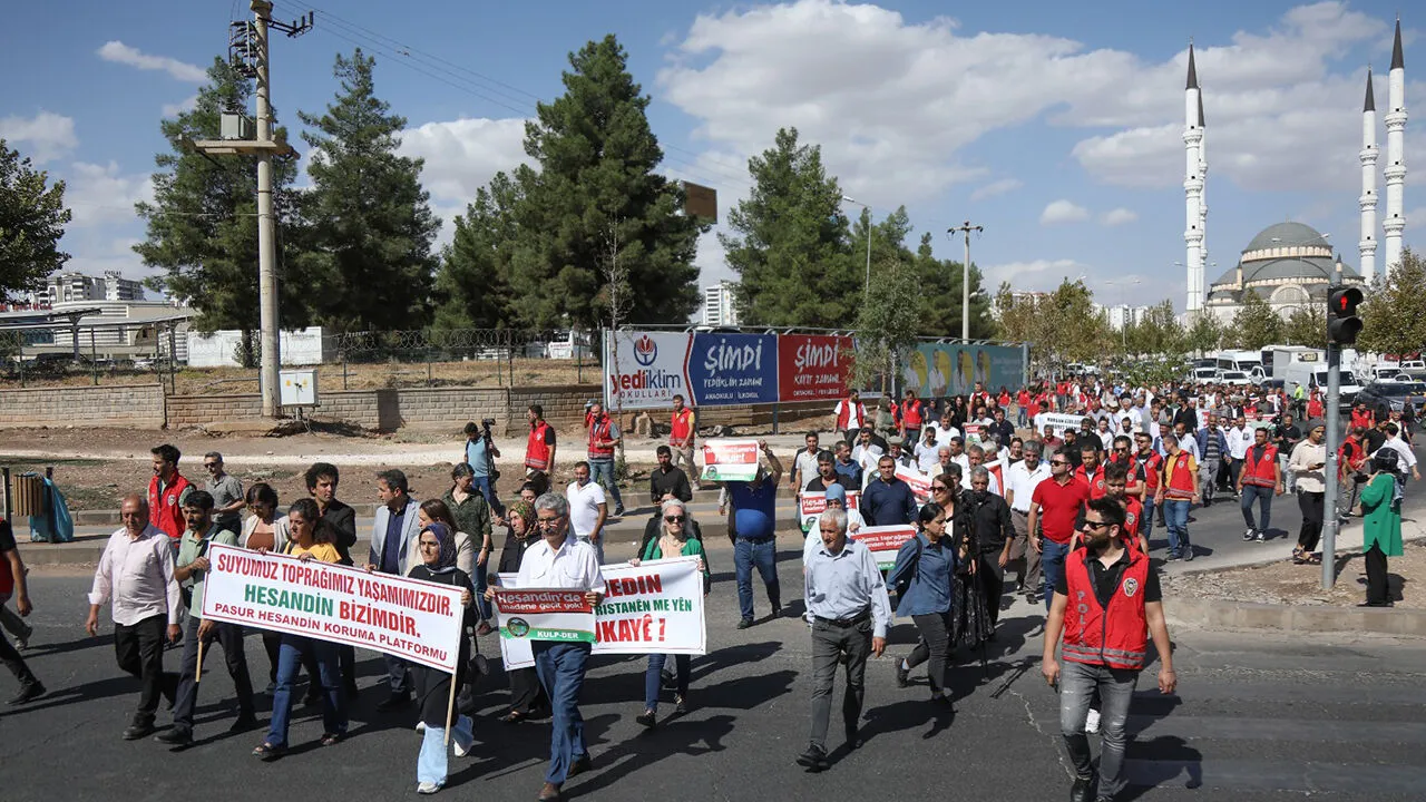 Diyarbakır’da Köylüler Mahkeme Önünden Seslendi: Doğaya Dokunma!
