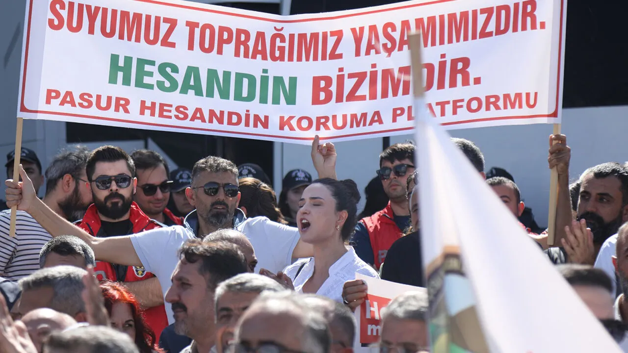 Diyarbakır’da Köylüler Mahkeme Önünden Seslendi: Doğaya Dokunma!