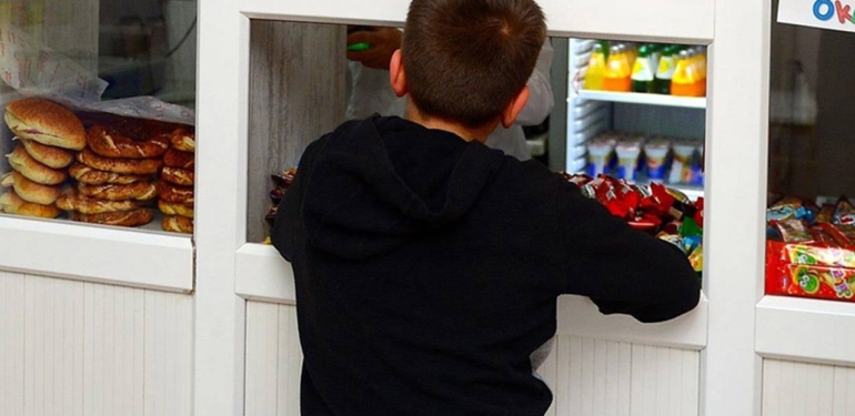 Yoksula Tost Ayran Bile Çok!