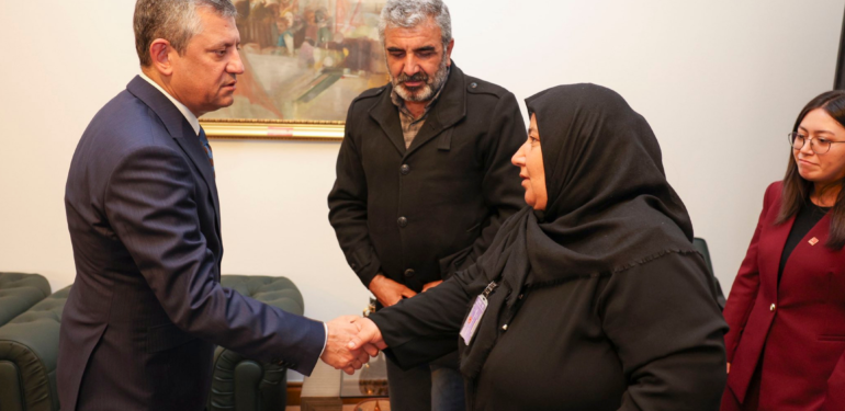 Rojin’in Ailesi Özgür Özel ile Görüştü