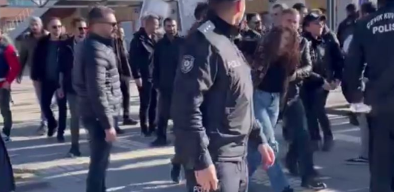 Van YYÜ Öğrencileri: “Okumaya Geldik Ölmeye Gelmedik”