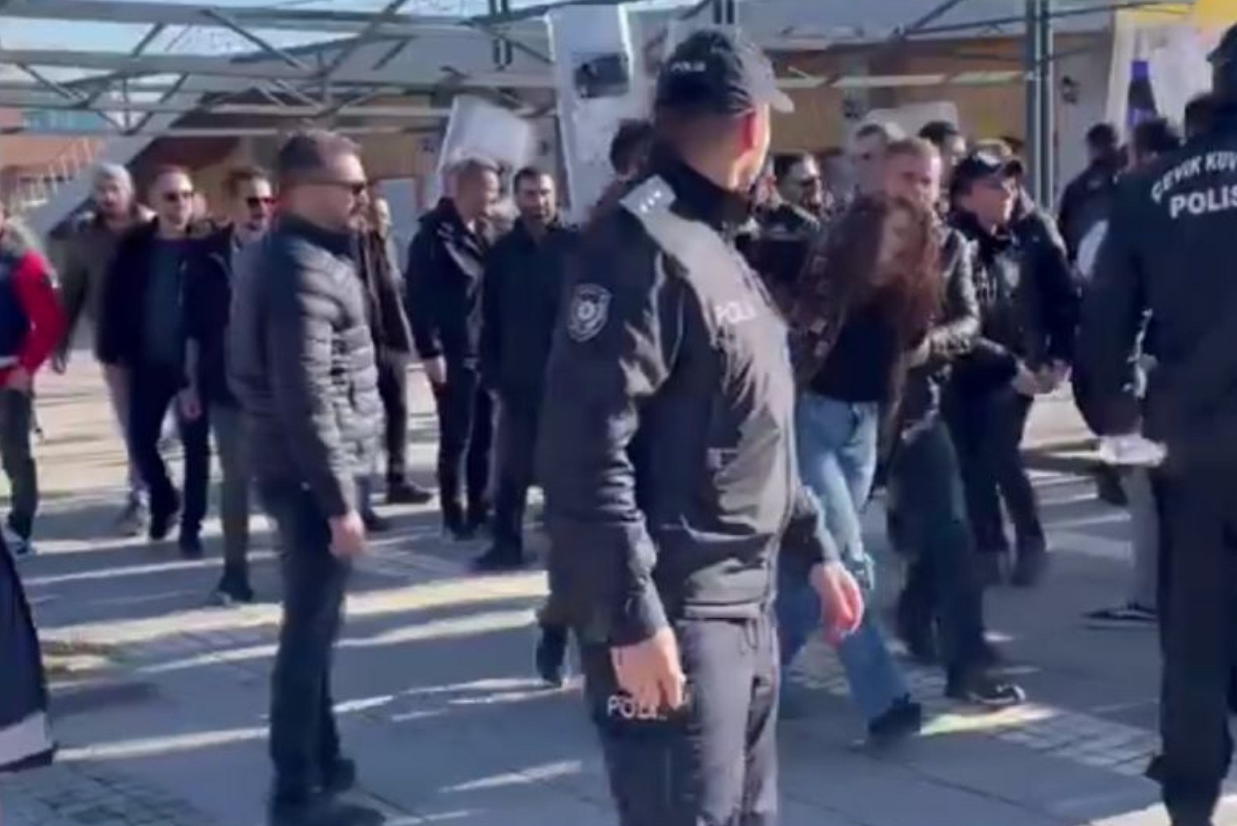 Van YYÜ Öğrencileri: “Okumaya Geldik Ölmeye Gelmedik”