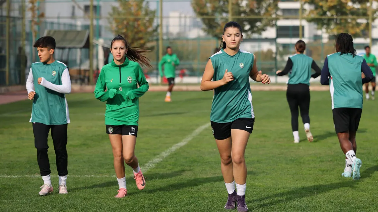 Amedspor – Trabzonspor: Kadın Futbolunda Tarihi Buluşma 2 Amedspor – Trabzonspor: Kadın Futbolunda Tarihi Buluşma