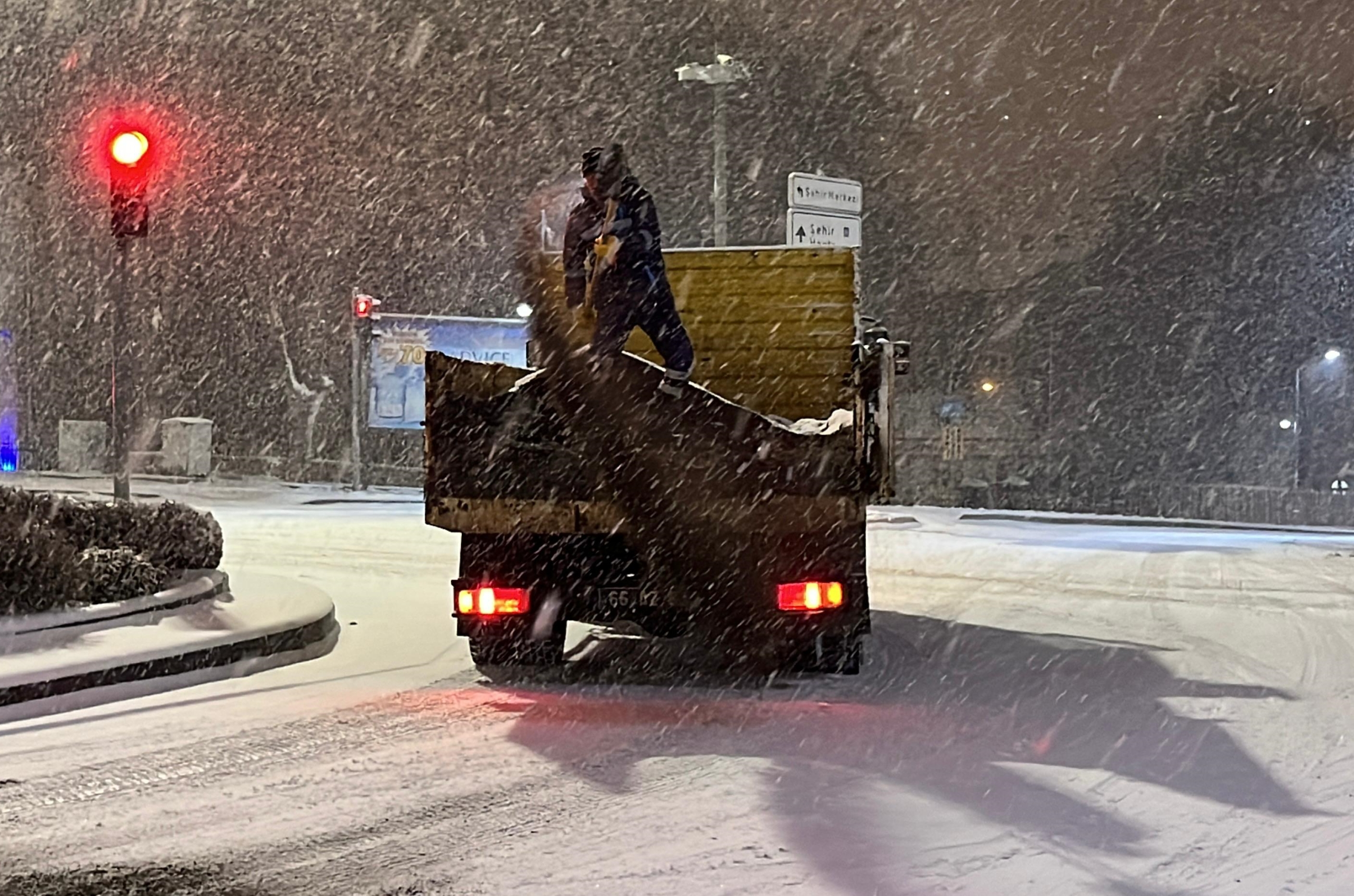 Kar Tatili Haberleri Peş Peşe Geldi: Çok Sayıda İl ve İlçede Eğitime Ara!