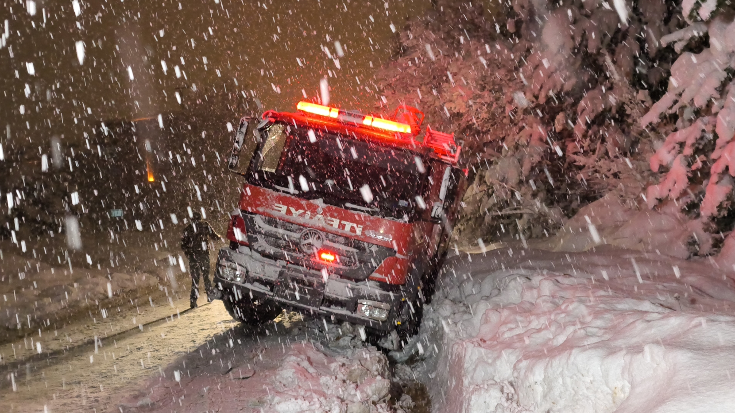 Kar Tatili Haberleri Peş Peşe Geldi: Çok Sayıda İl ve İlçede Eğitime Ara!