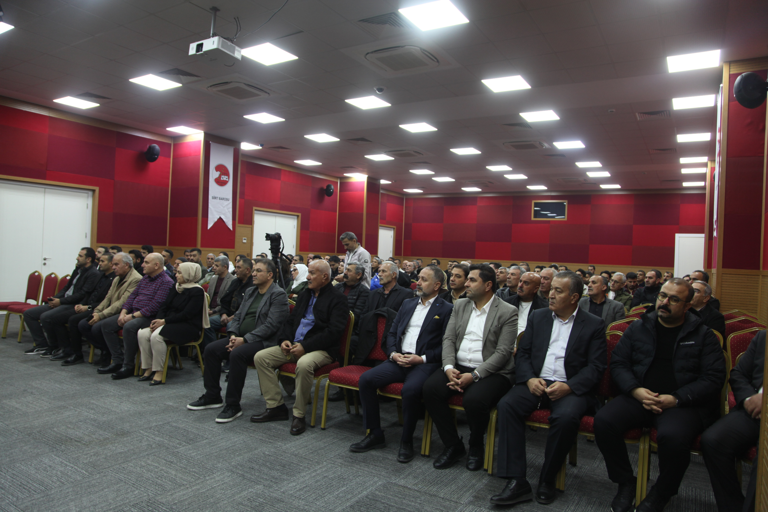 Siirt’te “Barışın Dünü ve Bugünü” Paneli: “Çözümden Vazgeçmedik, Bu Kez Başarmak Zorundayız”