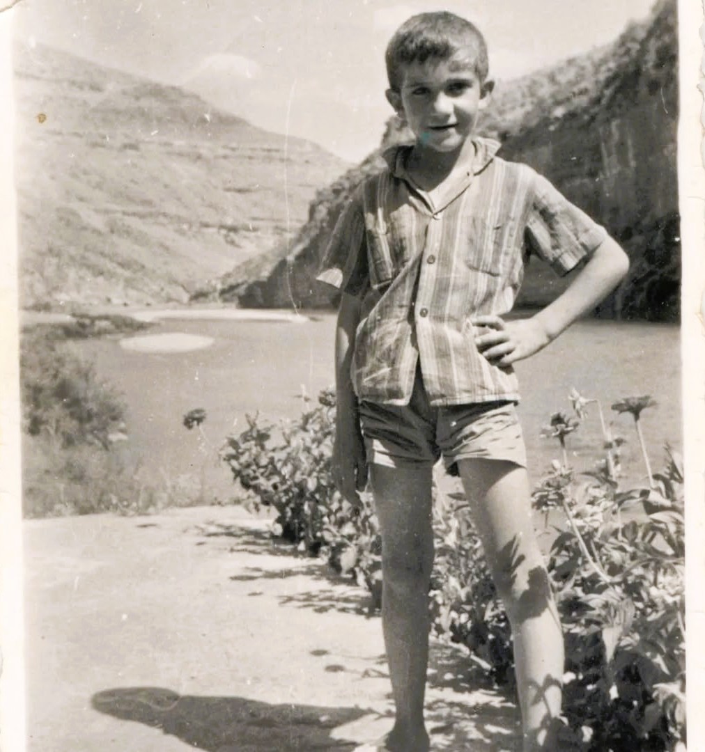 Küçük Siirt’ten Büyük Dünya’ya: Coşkun Aral’dan “İmkansız Coğrafyalar”