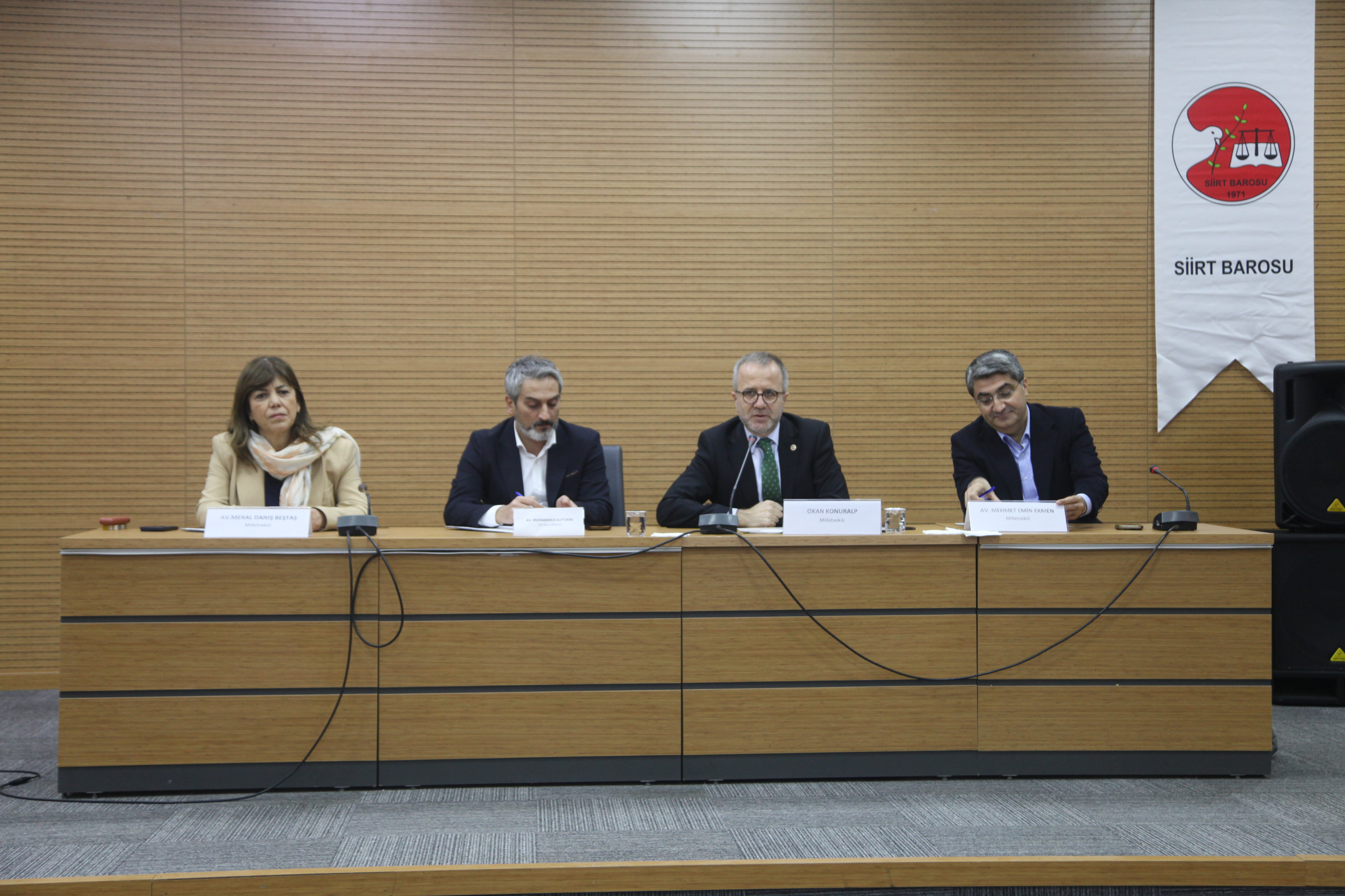 Siirt’te “Barışın Dünü ve Bugünü” Paneli: “Çözümden Vazgeçmedik, Bu Kez Başarmak Zorundayız”