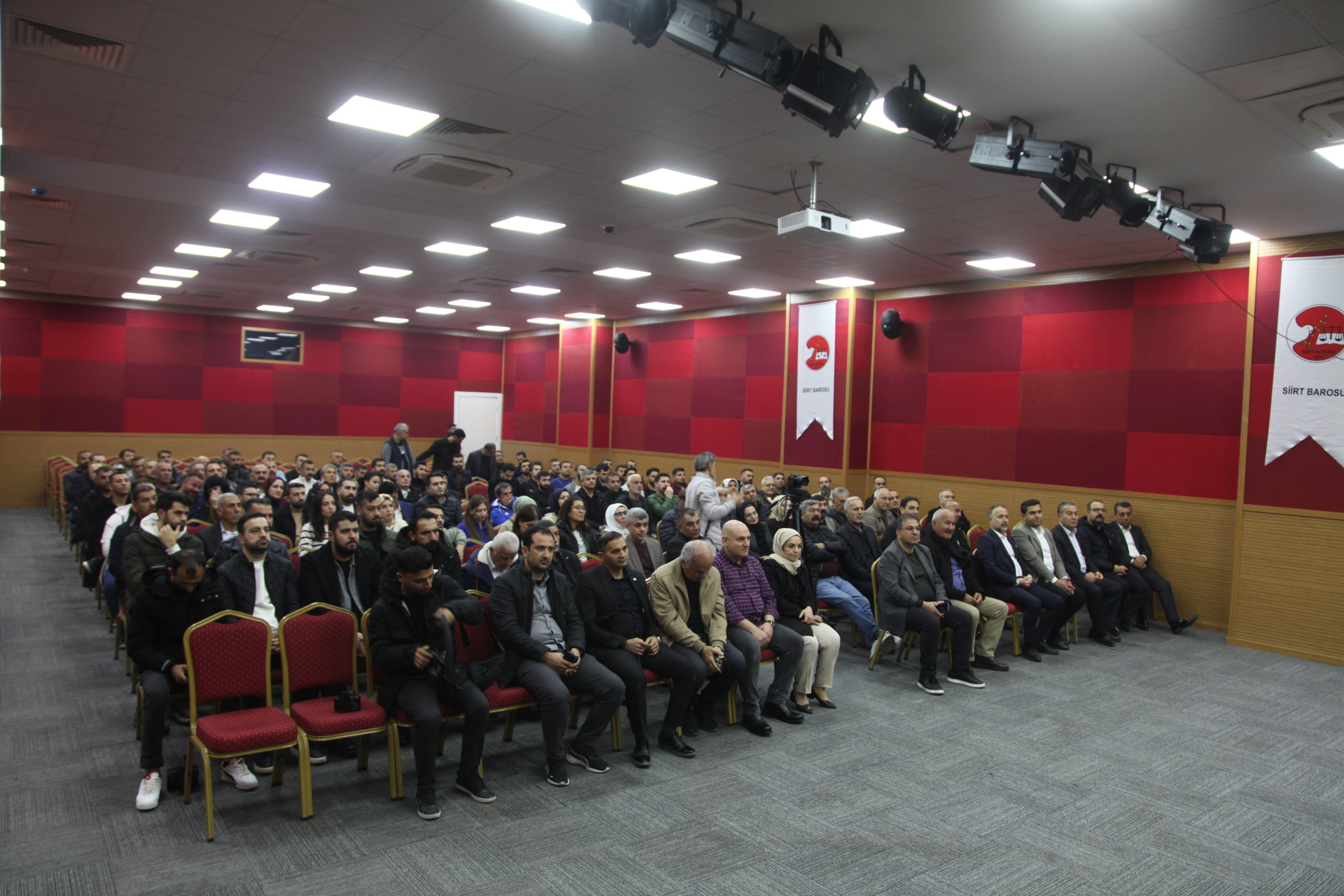 Siirt’te “Barışın Dünü ve Bugünü” Paneli: “Çözümden Vazgeçmedik, Bu Kez Başarmak Zorundayız”