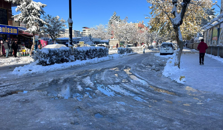 Siirt Belediyesi Sınıfta Kaldı: Kar Yağdı, Önlem Alınmadı