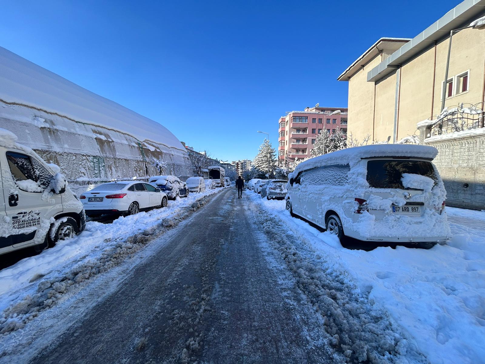 Siirt Belediyesi Sınıfta Kaldı: Kar Yağdı, Önlem Alınmadı