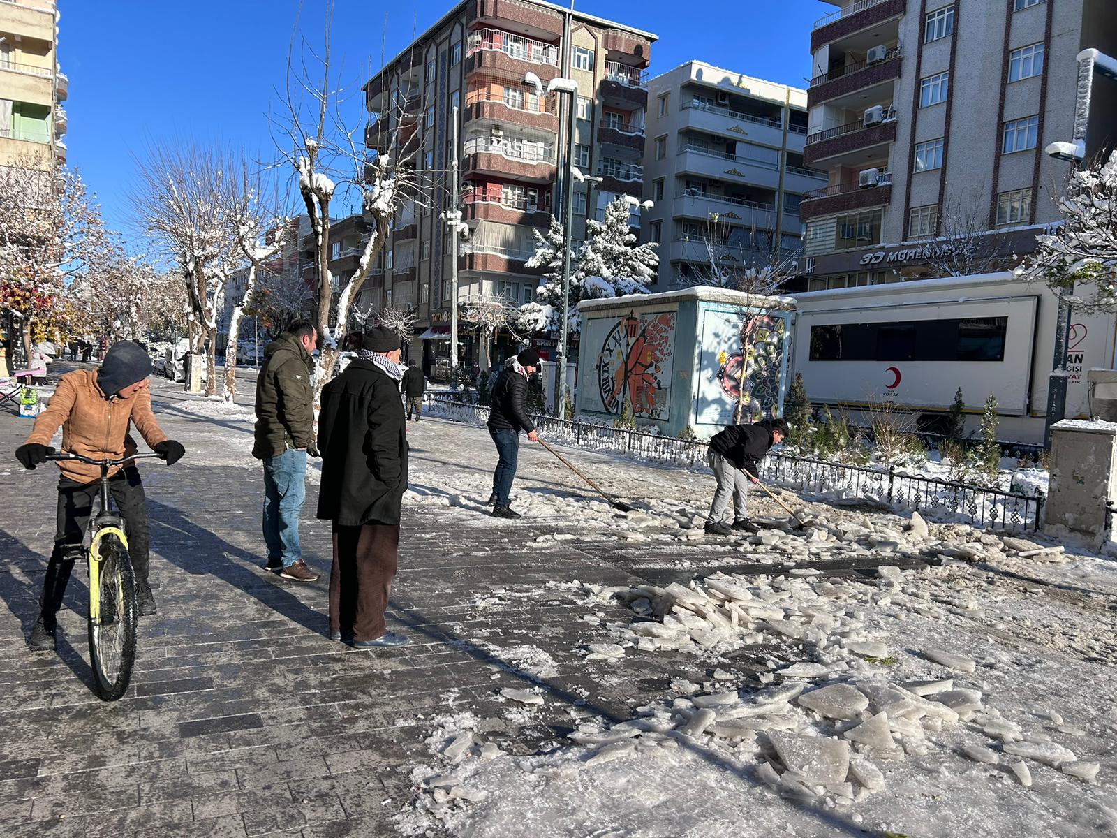 Siirt Belediyesi Sınıfta Kaldı: Kar Yağdı, Önlem Alınmadı