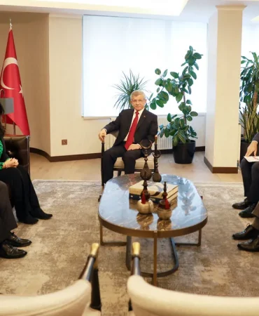 DEM Parti İmralı Heyeti, Davutoğlu ile Görüştü: Siyasal Mutabakat ve Toplumsal Uzlaşı Hayati Önemdedir