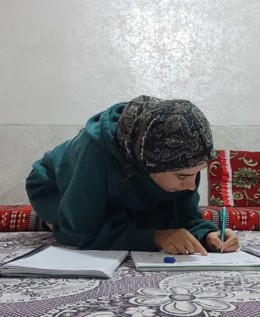 diyarbakirda-koyun-tek-okuyan-kizi1