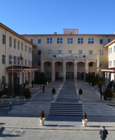 Siirt’te Okul Müdürüne Suç Duyurusu: “Mobbing ve Irkçı Söylemler Artarak Devam Ediyor”