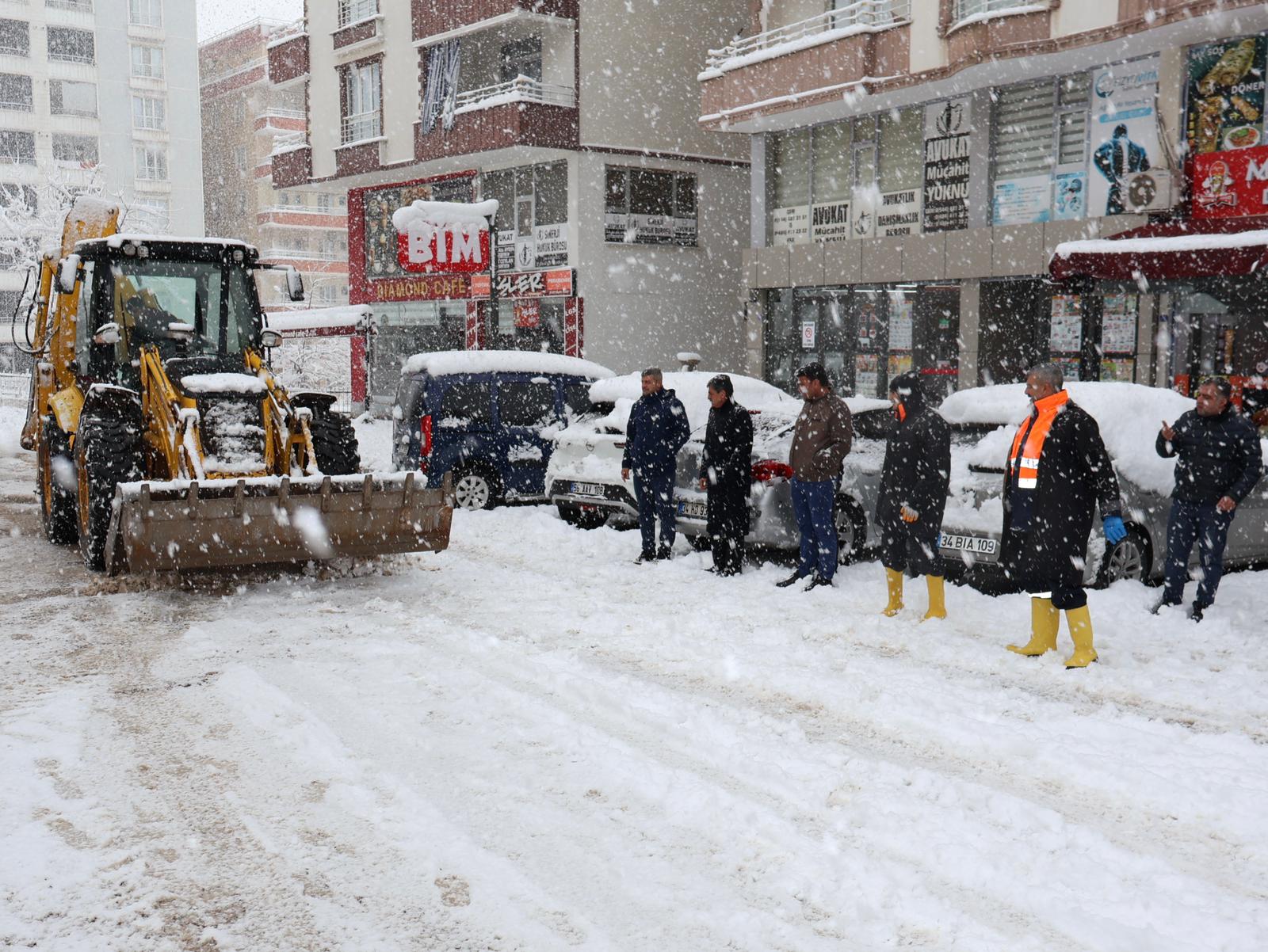 Eş Başkan Bingöl, Kar Yağışı Dolayısıyla Devam Çalışmaları Yerinde İnceledi