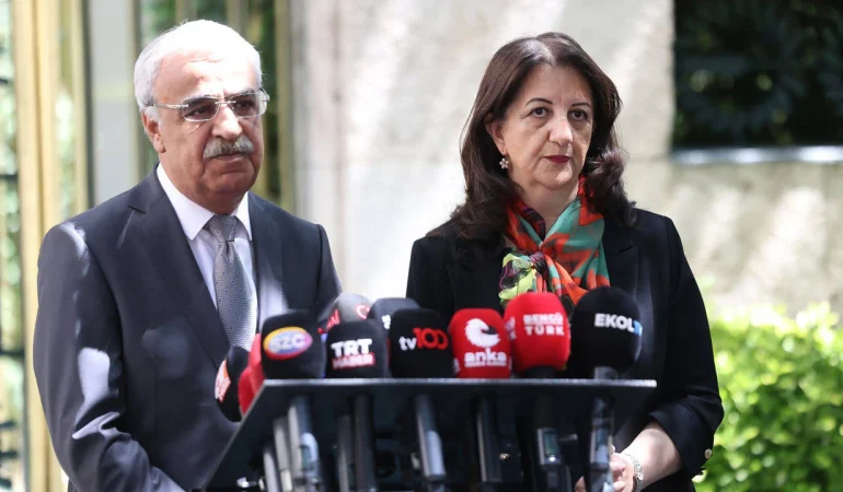 İmralı Heyeti Ada’ya Gitmişti: “Yönetim ve İktidar Şansını Doğru Kullanmak İsteyenlerin Çözüme Ortak Olması Gerekir”