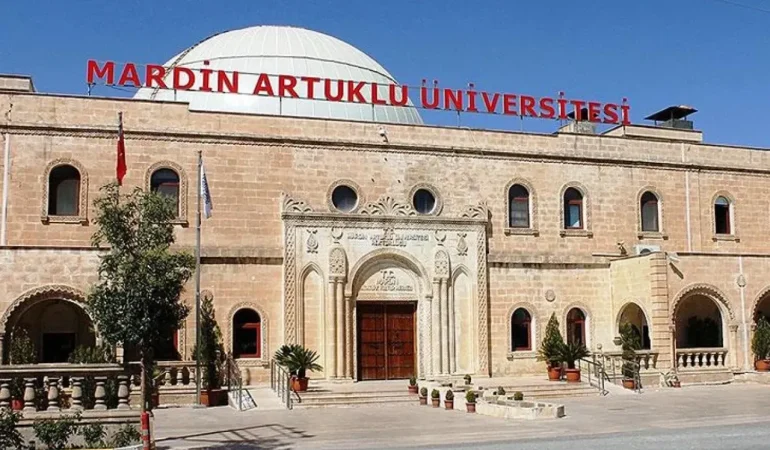 Mardin Artuklu Üniversitesi’nin Araştırma Görevlisi İlanında Tartışma: Alan Dışı Şartı Tepki Çekti