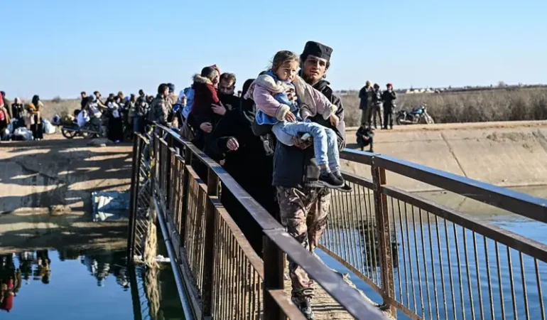 SDG Fırat’ın Doğusuna Çekilme Kararı Aldı, Suriye’de Kürtlere Geniş Haklar Verildi