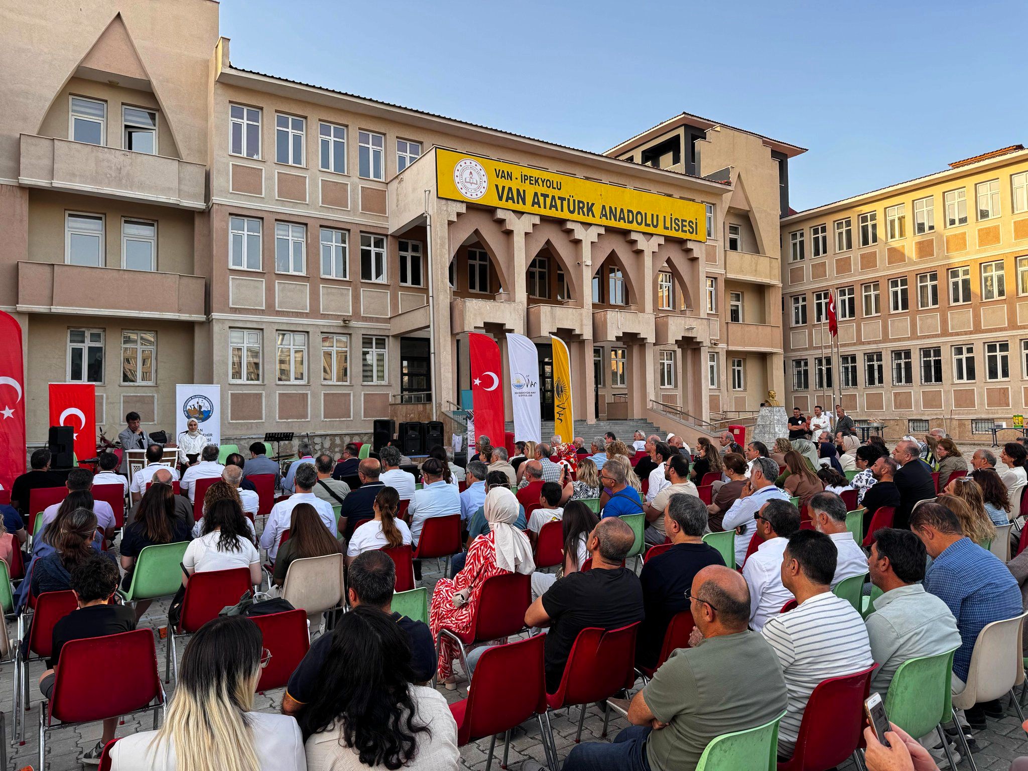 Van’da Edebiyat Rüzgârı