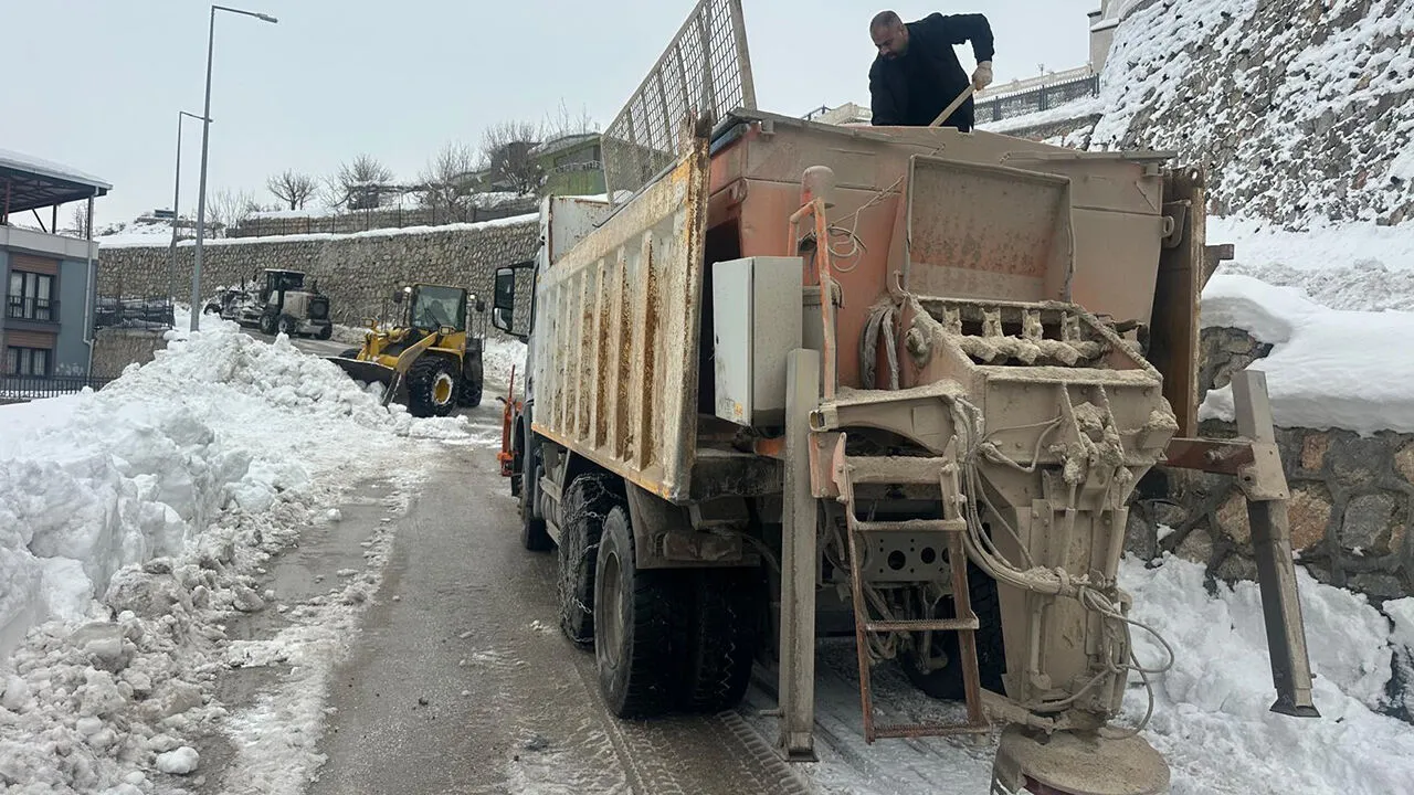 Doğu ve Güneydoğu’da, 5 ilde bin 119 Yerleşim Yerine Ulaşılamıyor 3 Doğu ve Güneydoğu’da, 5 ilde bin 119 Yerleşim Yerine Ulaşılamıyor