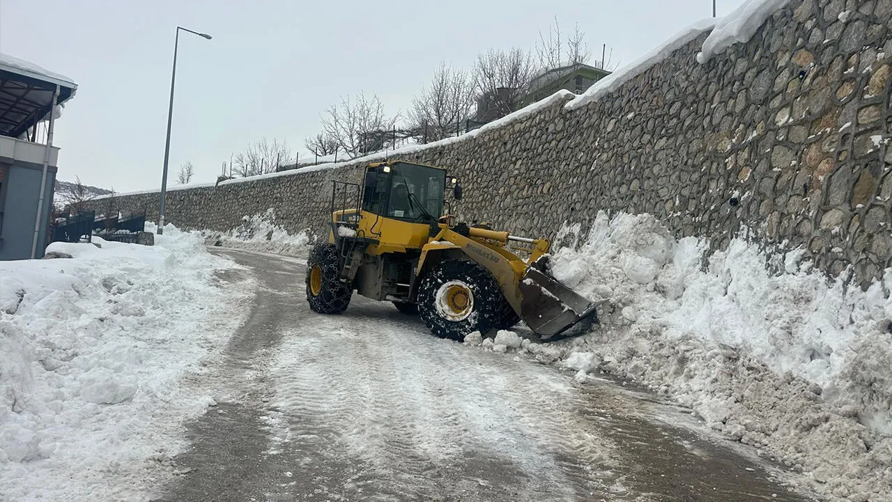 Doğu ve Güneydoğu’da, 5 ilde bin 119 Yerleşim Yerine Ulaşılamıyor 1 Doğu ve Güneydoğu’da, 5 ilde bin 119 Yerleşim Yerine Ulaşılamıyor