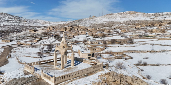 Şırnak’ta Ezidilerin Dönüşüyle Mağara Köyü Kış Turizmine Açıldı