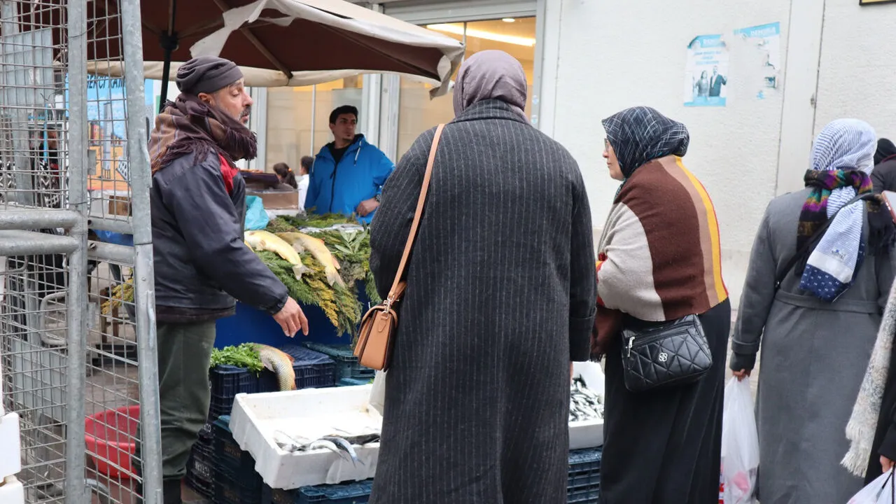 Yoksulluk Derinleşiyor: “Hayatta Kalma Mücadelesi Veriyoruz”