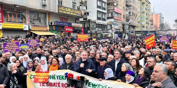 Diyarbakır’dan Dünyaya Mesaj: Kimse Kürtlerle Oynamasın